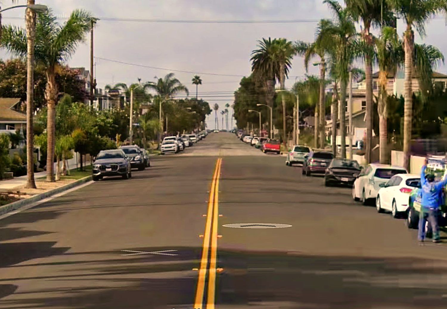 The quiet 700 block — the ocean at the end of the street